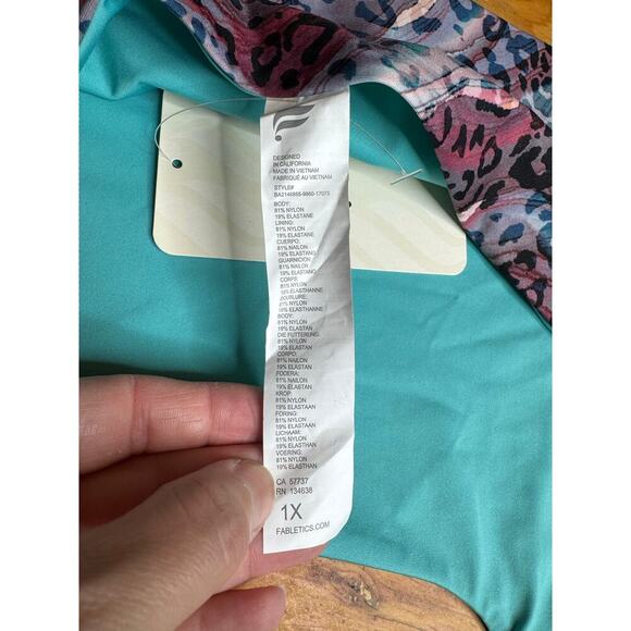 Fabletics Harlow Reversible Halter Low Impact Leopard Print Sports Bra 1X - Picture 5 of 7